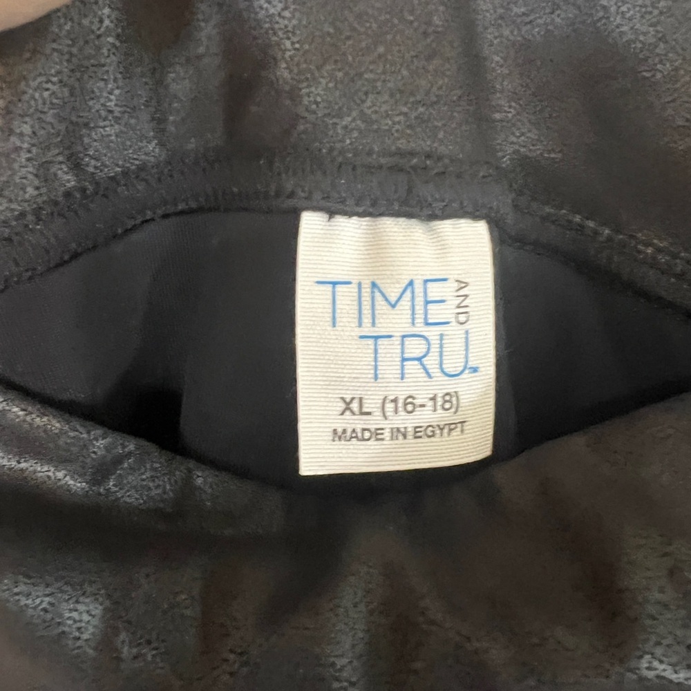 Time and Tru Black High-Waisted Faux Leather Leggings - Picture 5 of 5